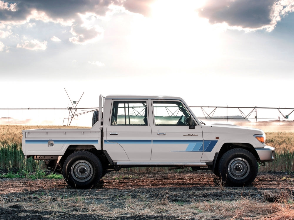 70 Series Land Cruiser Decal Body Stripe Kit (Broome) - 79 Series Dual Cab (2012-)