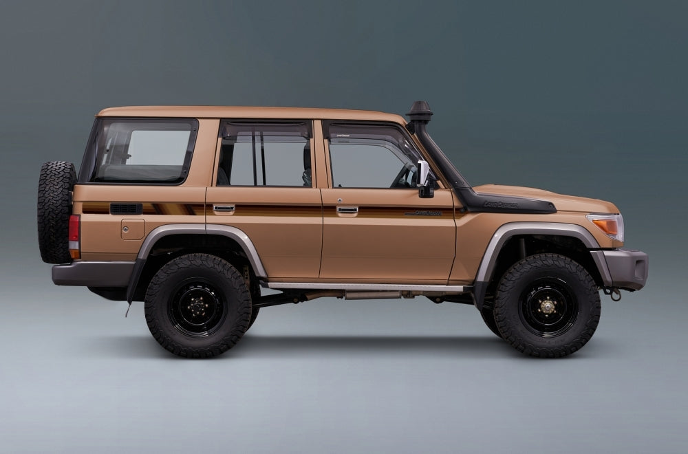 70 Series Land Cruiser Decal Body Stripe Kit (Cooma) - 76 Series (2007-)