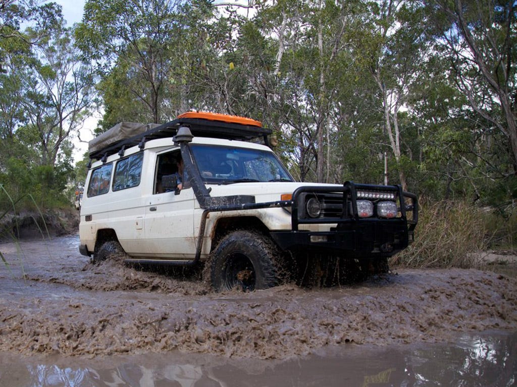 Toyota Land Cruiser Toyota Land Cruiser 78 Troopy Slimline II Roof Rack Kit